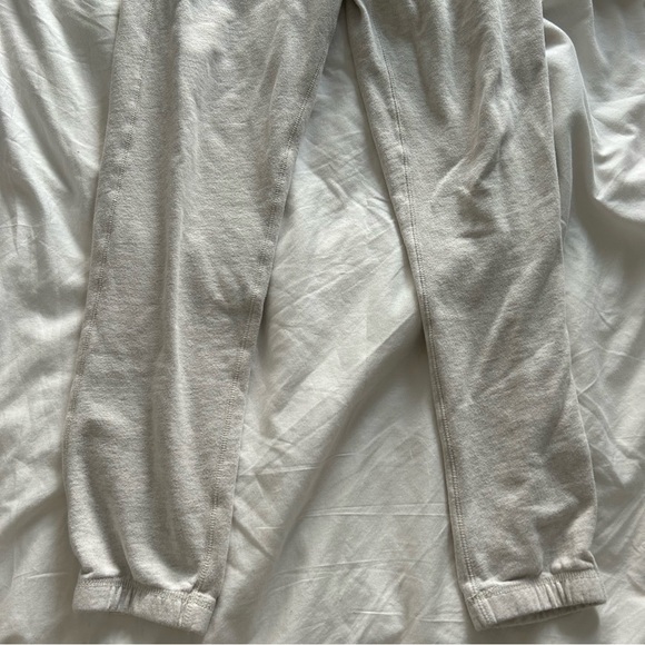 Roots Cooper High Waisted Sweatpant oatmeal size small fits like medium - Picture 10 of 10